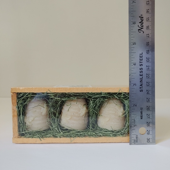 NEW Set of 3 Beeswax Candles Beehive Handmade Gift - Picture 8 of 9